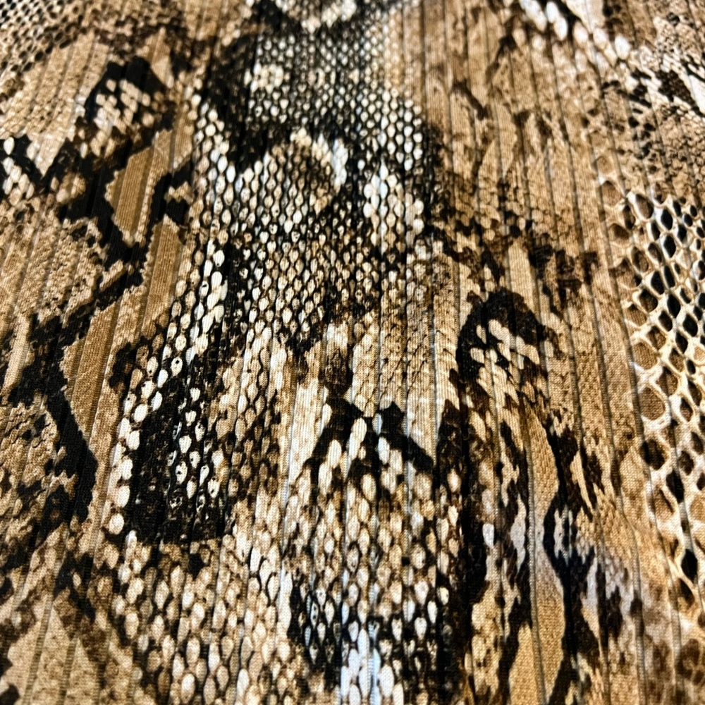 2x Torrid Top Short Sleeve Plus Size Python Snake… - image 8